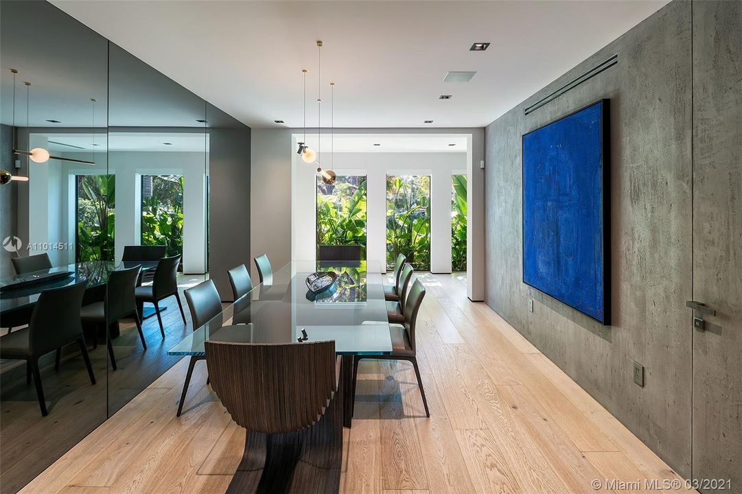 Recently Sold: $2,790,000 (4 beds, 4 baths, 2590 Square Feet)