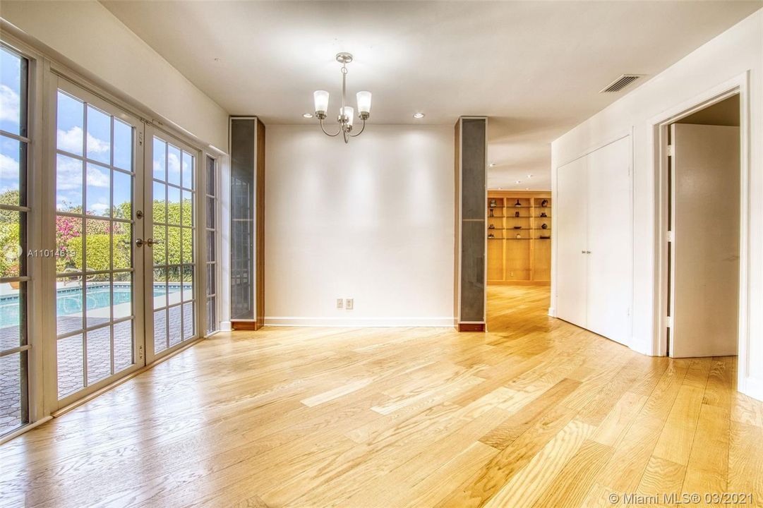 Recently Sold: $505,000 (3 beds, 2 baths, 1695 Square Feet)