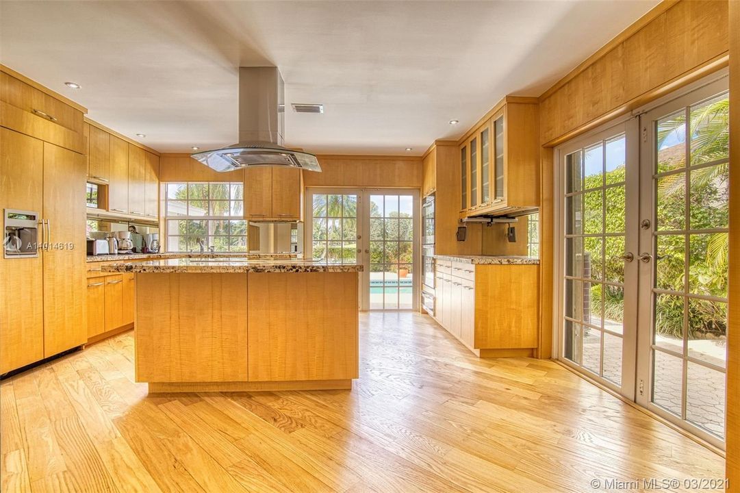 Recently Sold: $505,000 (3 beds, 2 baths, 1695 Square Feet)