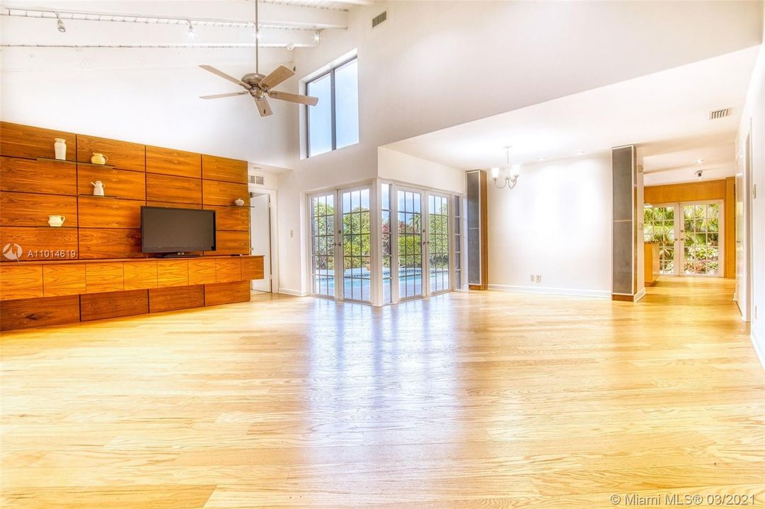 Recently Sold: $505,000 (3 beds, 2 baths, 1695 Square Feet)