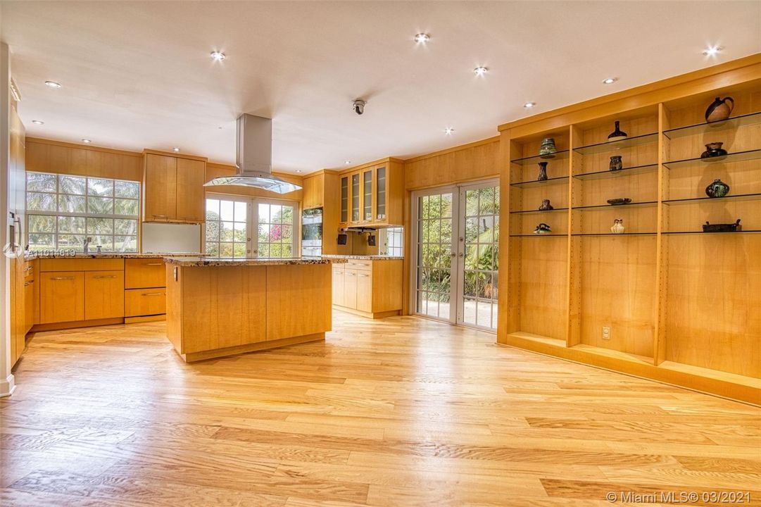 Recently Sold: $505,000 (3 beds, 2 baths, 1695 Square Feet)