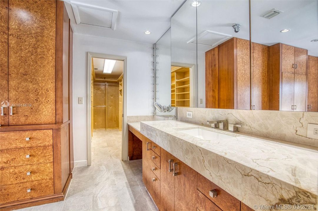 Recently Sold: $505,000 (3 beds, 2 baths, 1695 Square Feet)