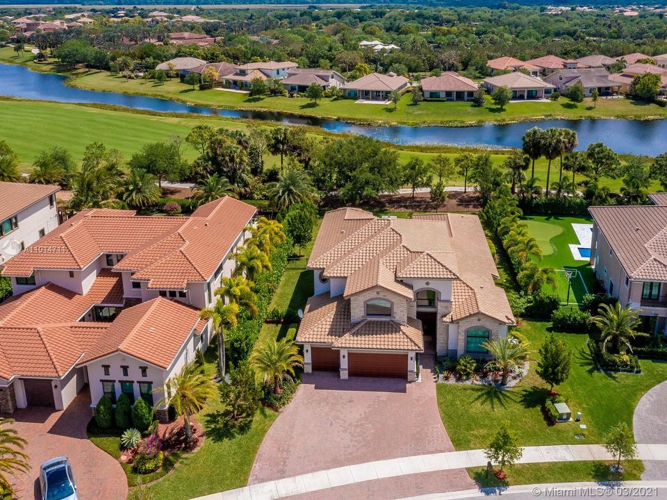 Recently Sold: $1,690,000 (5 beds, 5 baths, 3980 Square Feet)