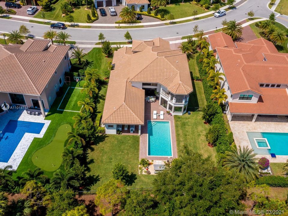 Recently Sold: $1,690,000 (5 beds, 5 baths, 3980 Square Feet)