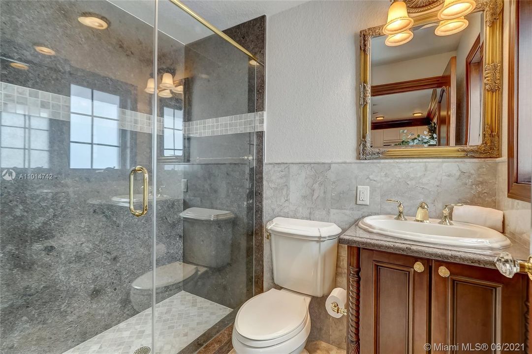 Недавно арендовано: $40,000 (6 спален, 7 ванн, 8748 Квадратных фут)