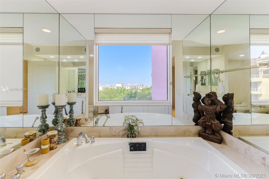 Недавно продано: $2,695,000 (3 спален, 5 ванн, 2790 Квадратных фут)