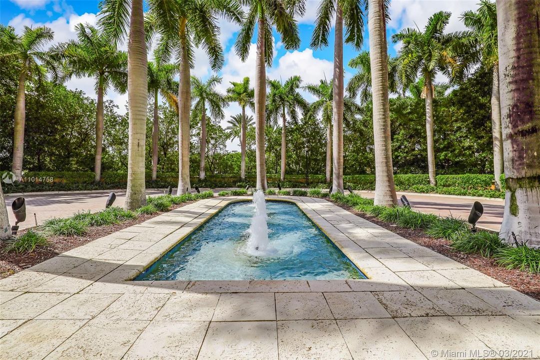 Recently Sold: $2,695,000 (3 beds, 5 baths, 2790 Square Feet)
