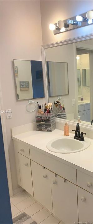 Recently Sold: $549,000 (4 beds, 3 baths, 2901 Square Feet)