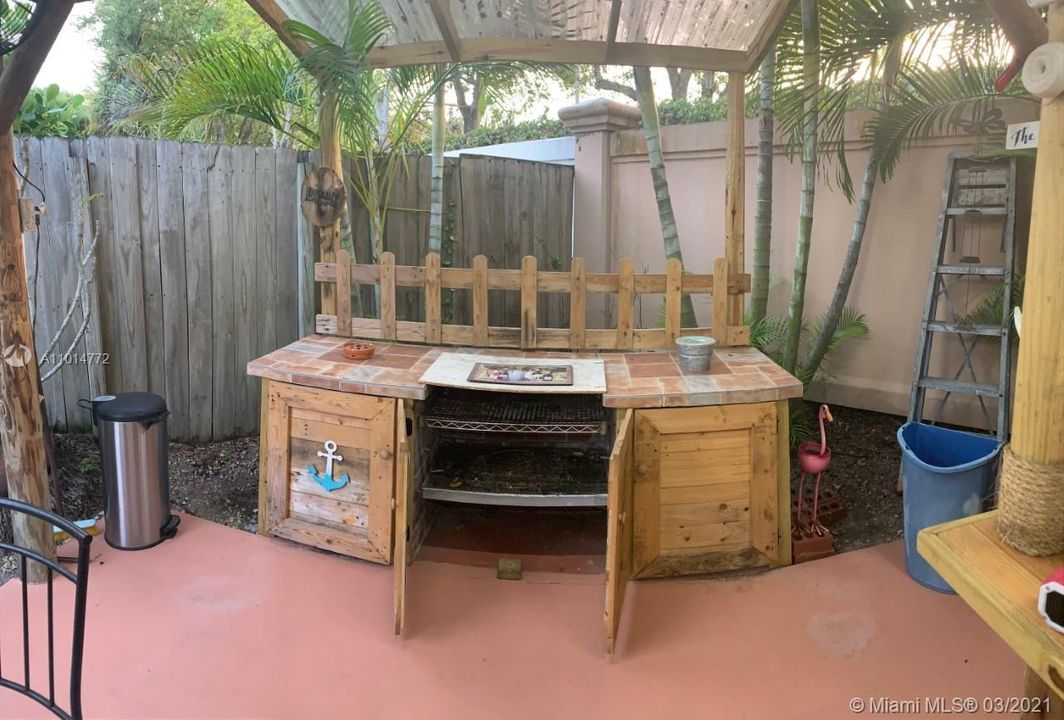 Recently Sold: $549,000 (4 beds, 3 baths, 2901 Square Feet)