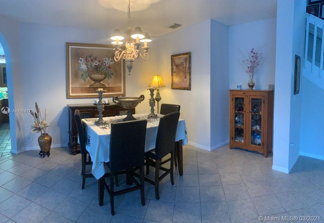 Recently Sold: $549,000 (4 beds, 3 baths, 2901 Square Feet)