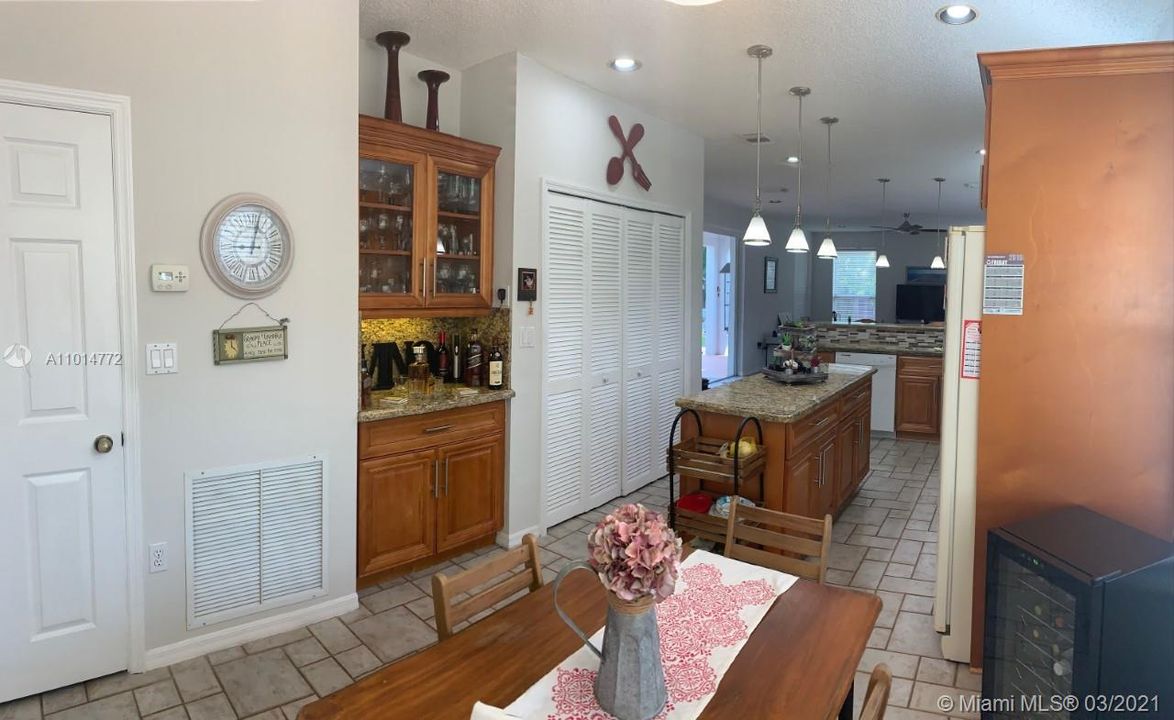 Recently Sold: $549,000 (4 beds, 3 baths, 2901 Square Feet)