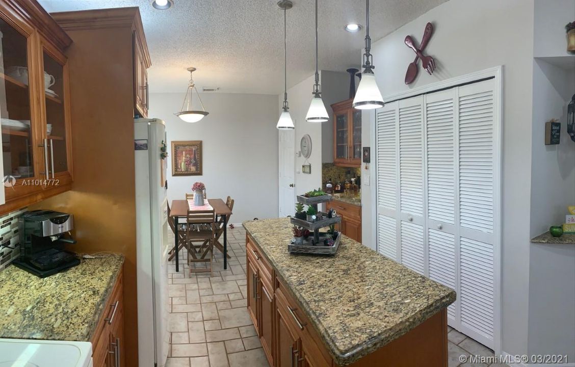 Recently Sold: $549,000 (4 beds, 3 baths, 2901 Square Feet)