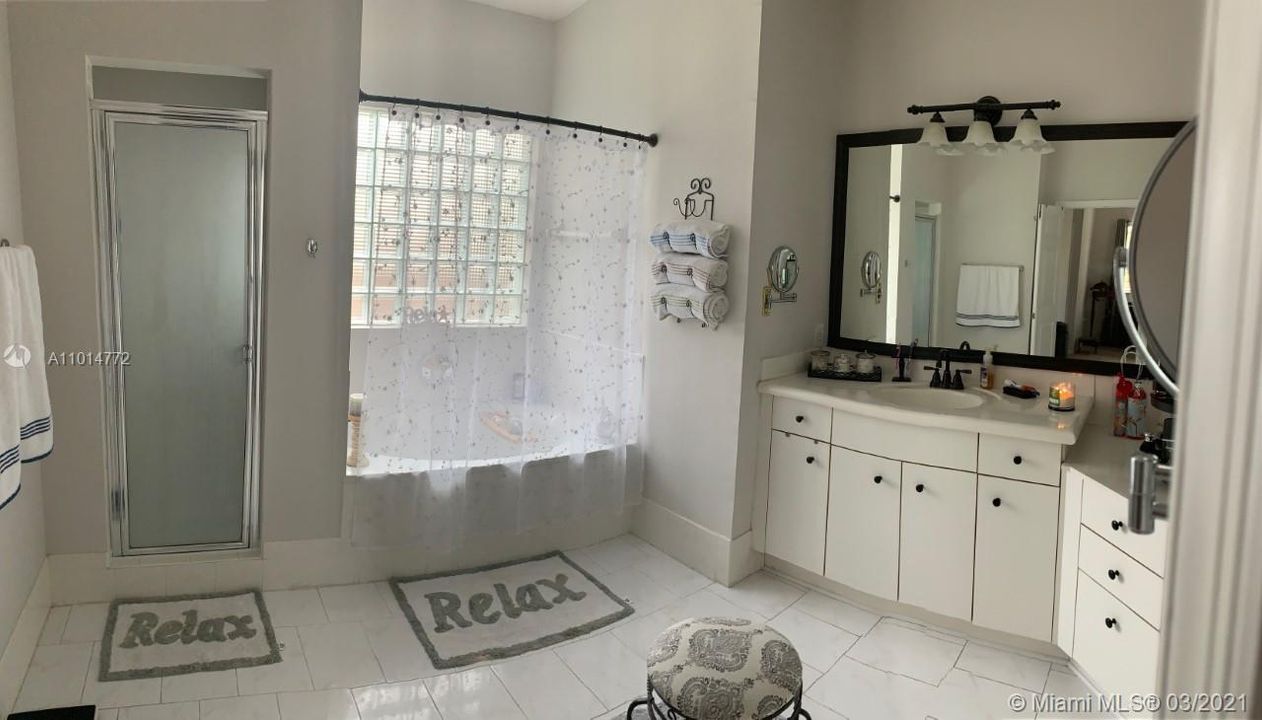 Recently Sold: $549,000 (4 beds, 3 baths, 2901 Square Feet)