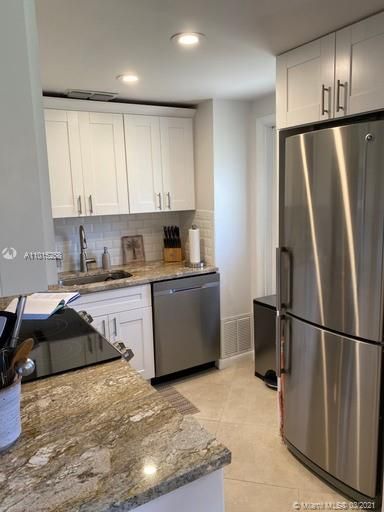 Recently Sold: $92,000 (1 beds, 1 baths, 727 Square Feet)