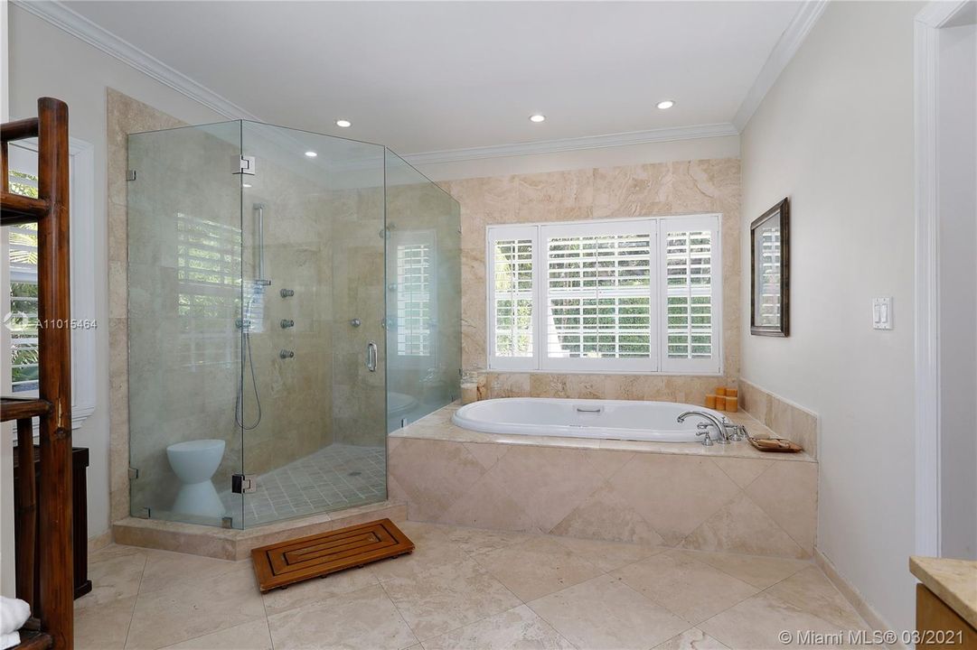 Недавно продано: $2,125,000 (4 спален, 4 ванн, 3207 Квадратных фут)