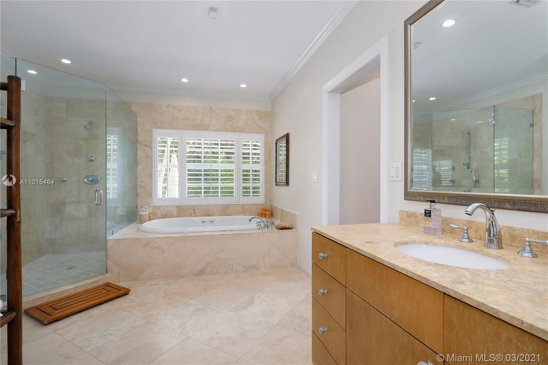 Недавно продано: $2,125,000 (4 спален, 4 ванн, 3207 Квадратных фут)