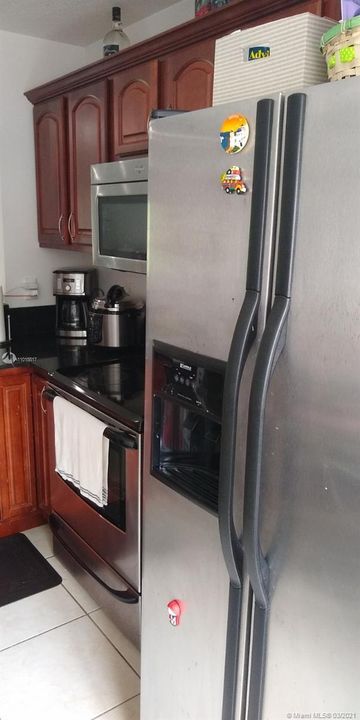 最近售出: $190,000 (2 贝兹, 2 浴室, 1190 平方英尺)