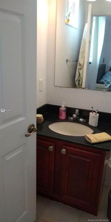 最近售出: $190,000 (2 贝兹, 2 浴室, 1190 平方英尺)