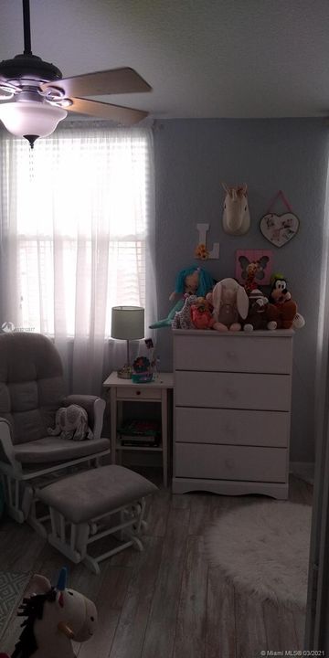 最近售出: $190,000 (2 贝兹, 2 浴室, 1190 平方英尺)