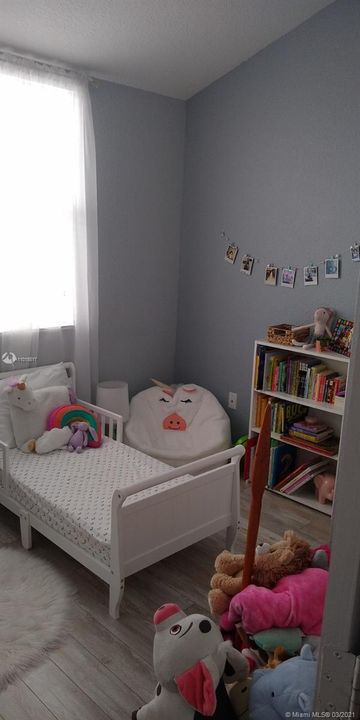 最近售出: $190,000 (2 贝兹, 2 浴室, 1190 平方英尺)