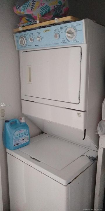 最近售出: $190,000 (2 贝兹, 2 浴室, 1190 平方英尺)