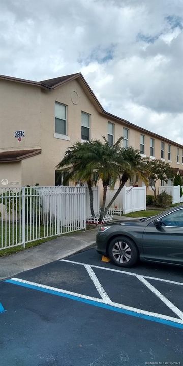 最近售出: $190,000 (2 贝兹, 2 浴室, 1190 平方英尺)