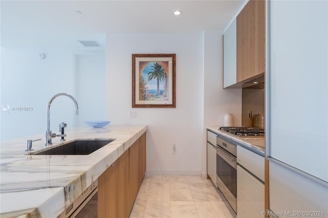Recently Sold: $1,650,000 (3 beds, 2 baths, 1281 Square Feet)