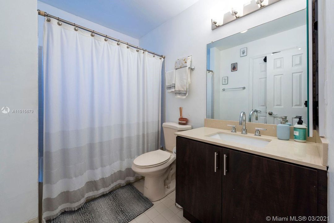Недавно арендовано: $4,000 (4 спален, 3 ванн, 2507 Квадратных фут)