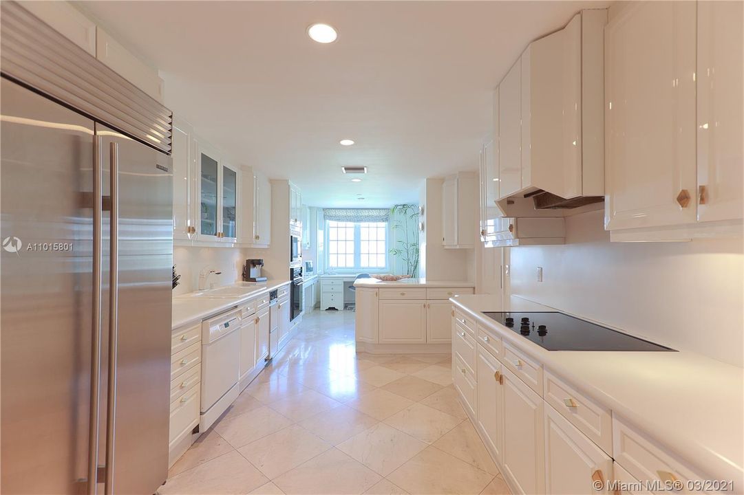 Recently Sold: $3,600,000 (2 beds, 2 baths, 3310 Square Feet)