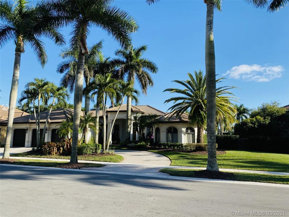 Recently Sold: $1,679,000 (5 beds, 4 baths, 4377 Square Feet)