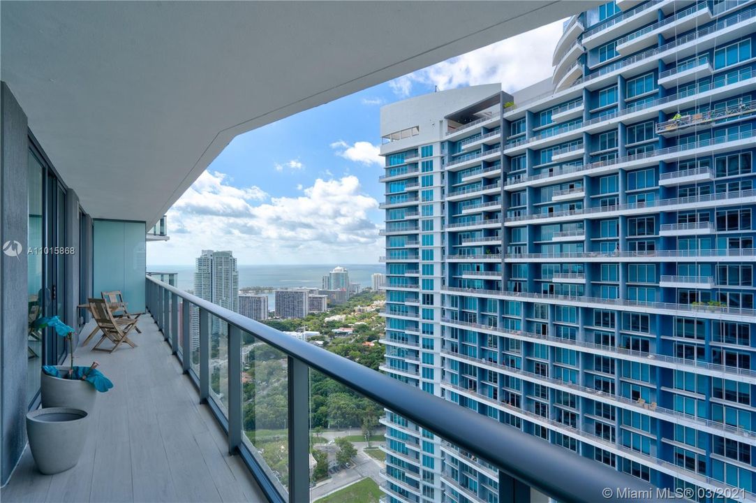 Recently Rented: $4,200 (2 beds, 2 baths, 961 Square Feet)