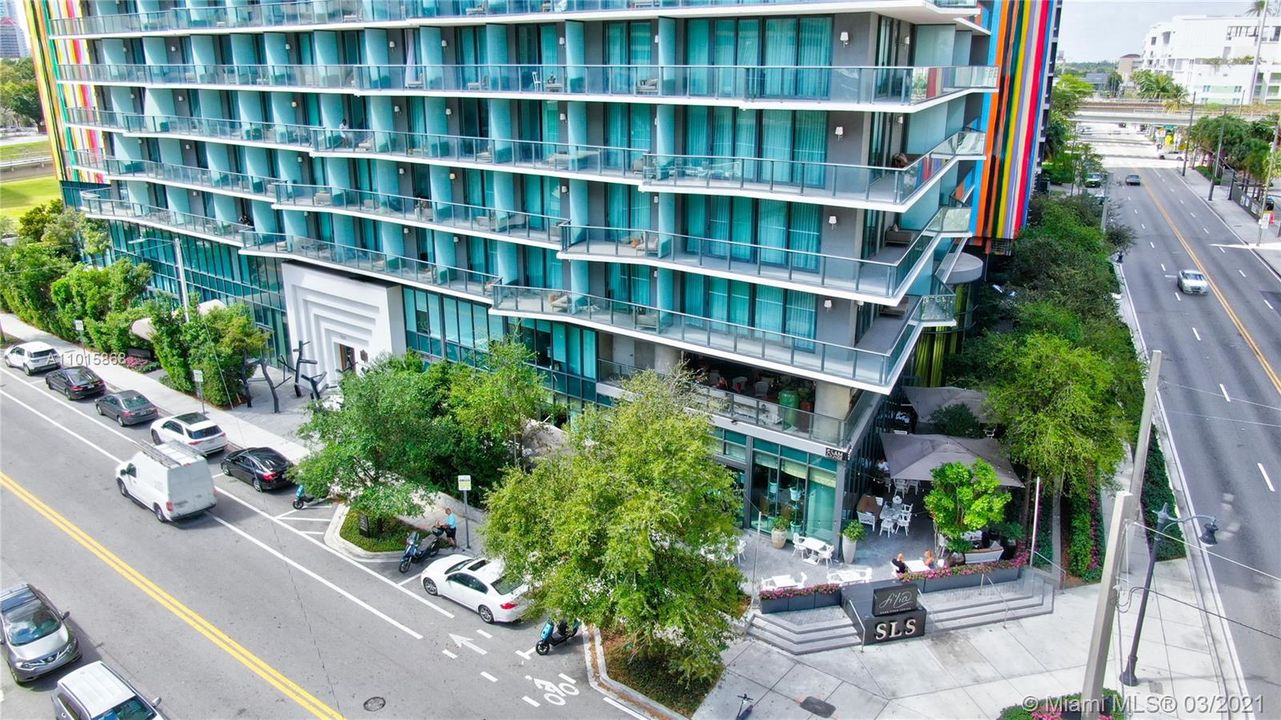 Recently Rented: $4,200 (2 beds, 2 baths, 961 Square Feet)
