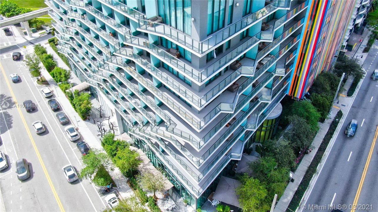 Recently Rented: $4,200 (2 beds, 2 baths, 961 Square Feet)