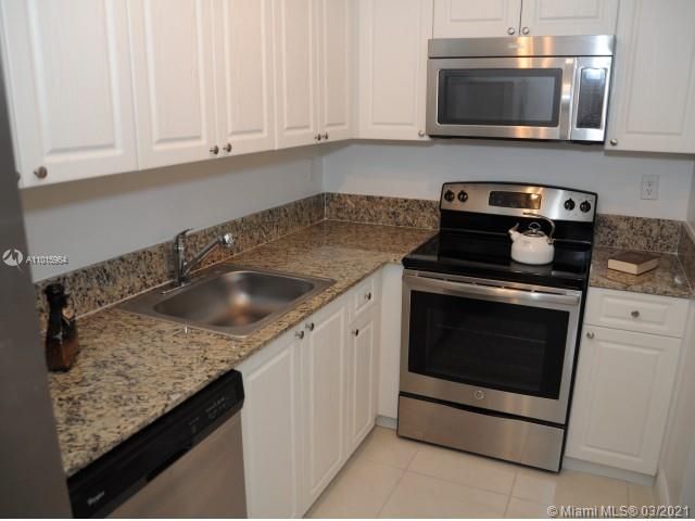 Recently Rented: $1,429 (1 beds, 1 baths, 888 Square Feet)