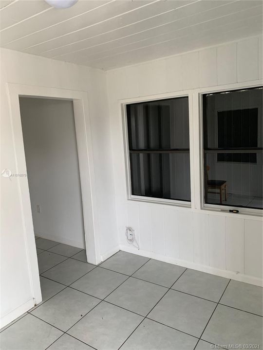 Vendido Recientemente: $109,000 (3 camas, 1 baños, 1116 Pies cuadrados)