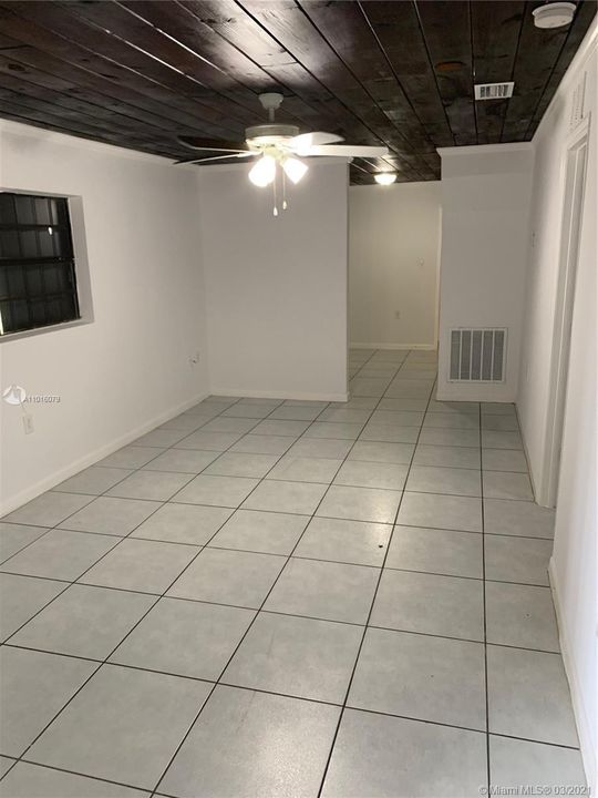 Vendido Recientemente: $109,000 (3 camas, 1 baños, 1116 Pies cuadrados)