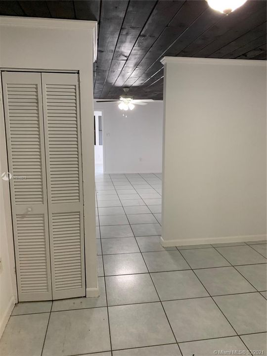 Vendido Recientemente: $109,000 (3 camas, 1 baños, 1116 Pies cuadrados)