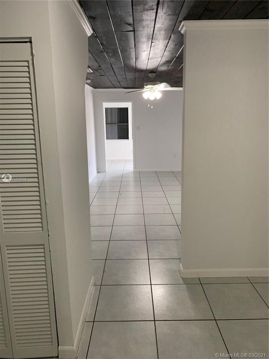 Vendido Recientemente: $109,000 (3 camas, 1 baños, 1116 Pies cuadrados)