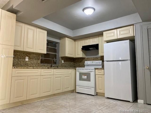 Recently Sold: $260,000 (4 beds, 2 baths, 1484 Square Feet)