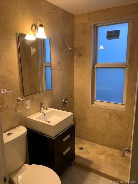 Недавно арендовано: $950 (0 спален, 1 ванн, 250 Квадратных фут)