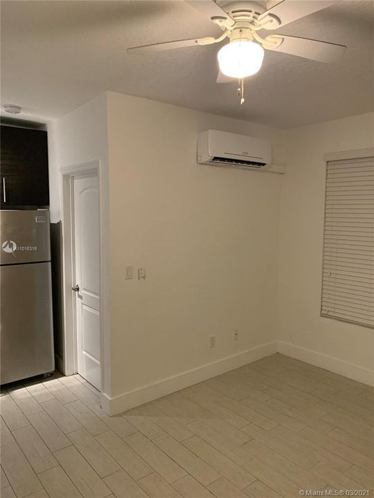 Недавно арендовано: $950 (0 спален, 1 ванн, 250 Квадратных фут)