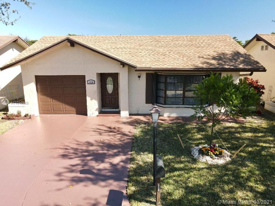 Recently Sold: $275,000 (3 beds, 2 baths, 1350 Square Feet)