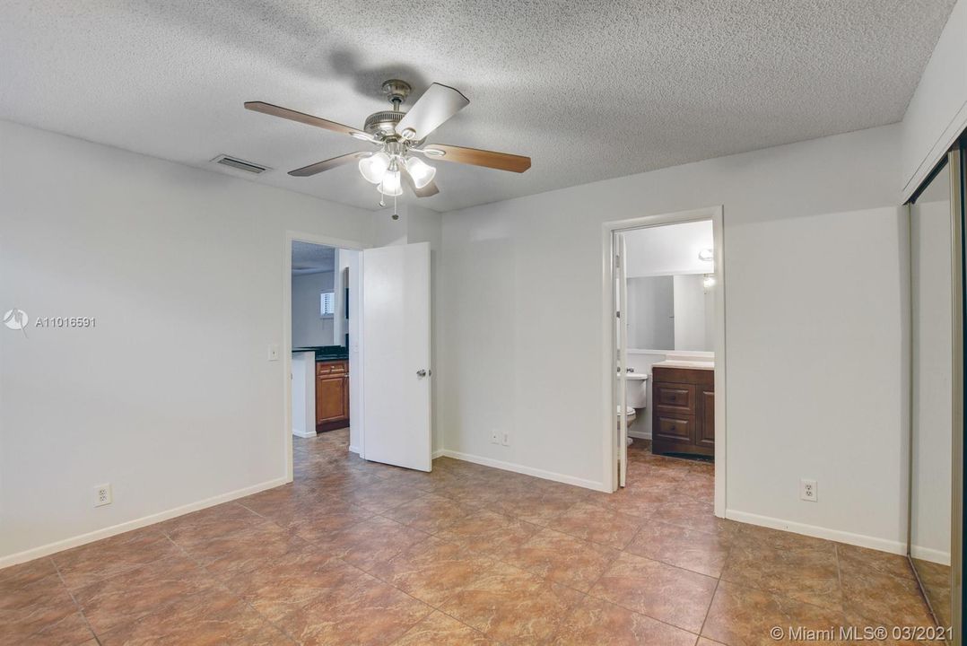 Recently Rented: $1,475 (2 beds, 2 baths, 953 Square Feet)