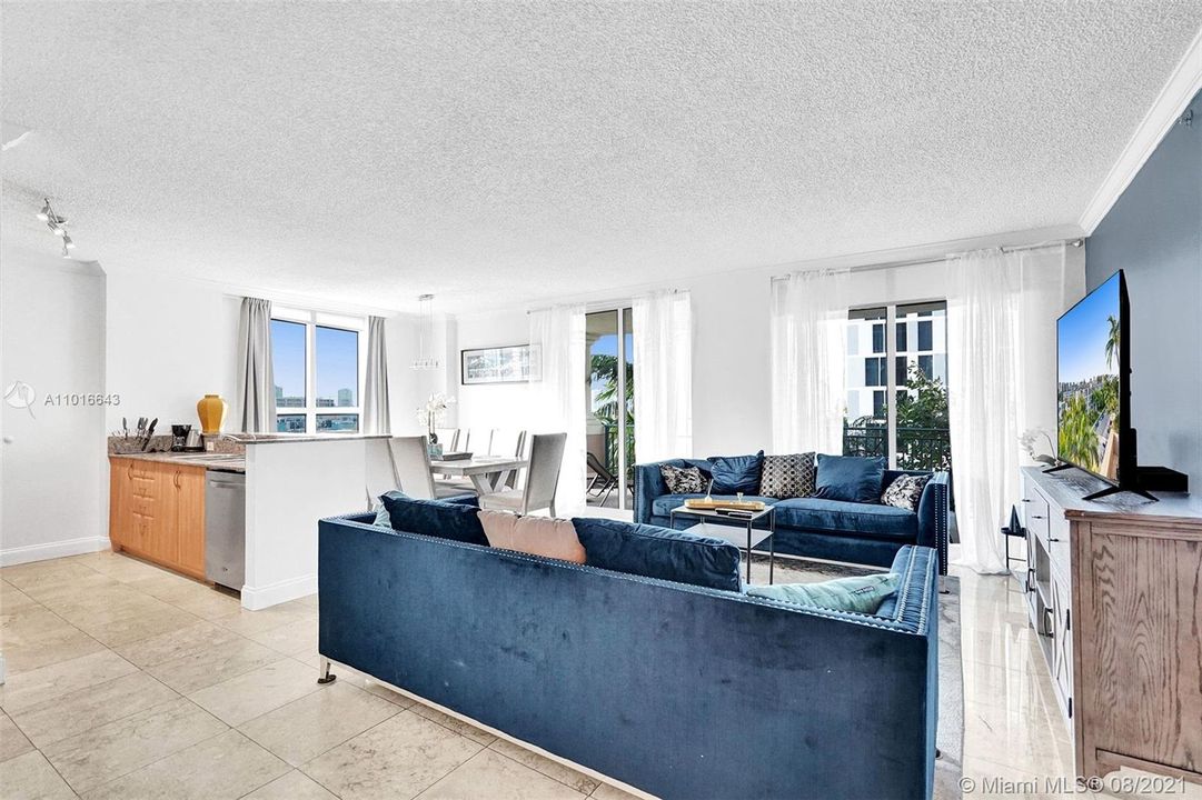 Recently Sold: $750,000 (3 beds, 2 baths, 1449 Square Feet)