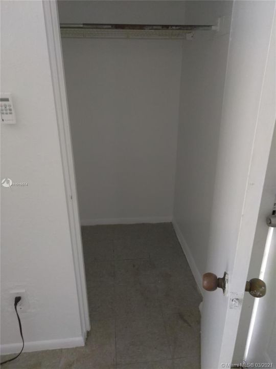 Recientemente alquilado: $800 (0 camas, 1 baños, 180 Pies cuadrados)