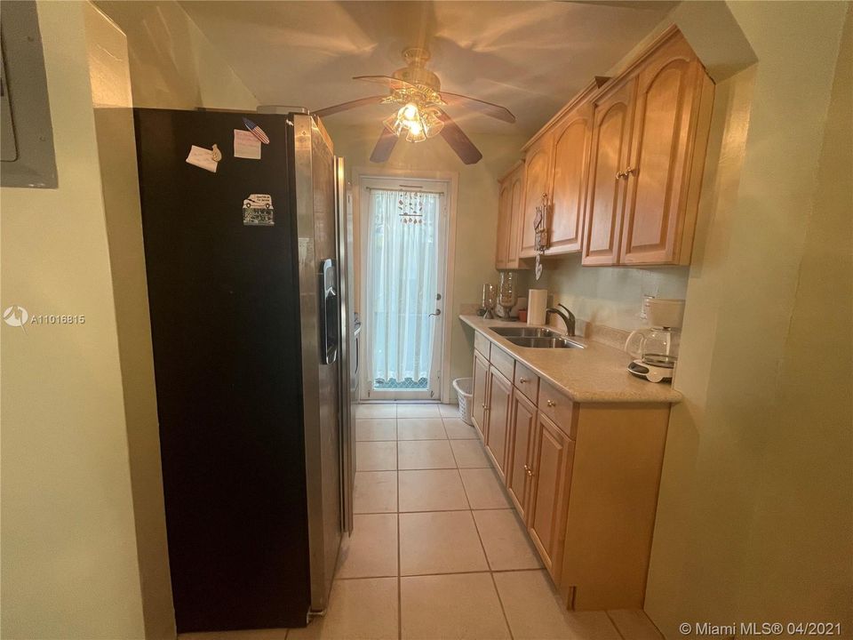 Recently Sold: $200,000 (0 beds, 1 baths, 440 Square Feet)