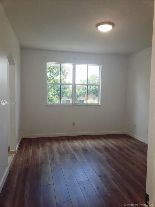 Recently Rented: $2,500 (3 beds, 3 baths, 1382 Square Feet)