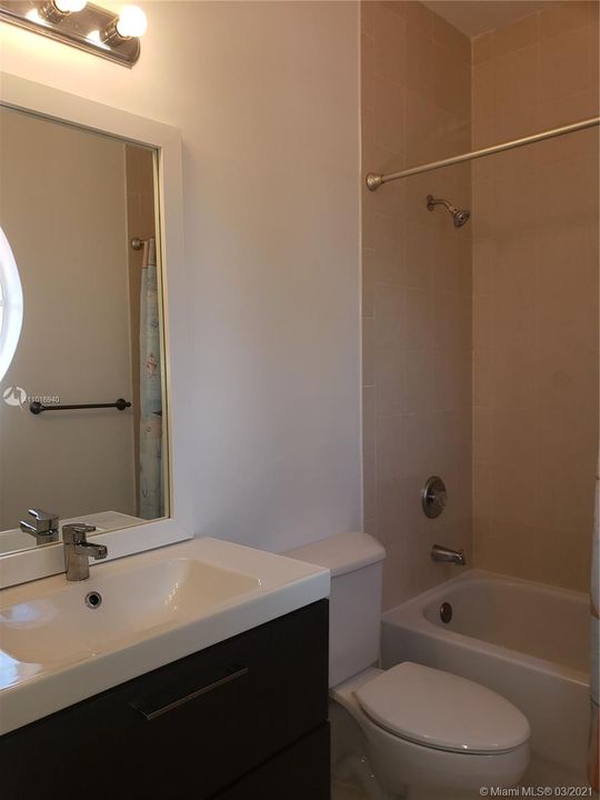 Recently Rented: $2,500 (3 beds, 3 baths, 1382 Square Feet)