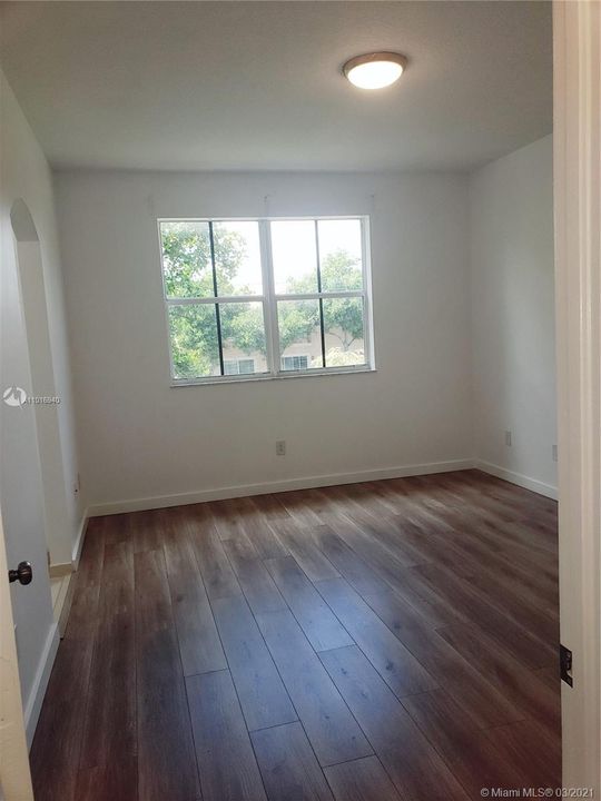 Recently Rented: $2,500 (3 beds, 3 baths, 1382 Square Feet)