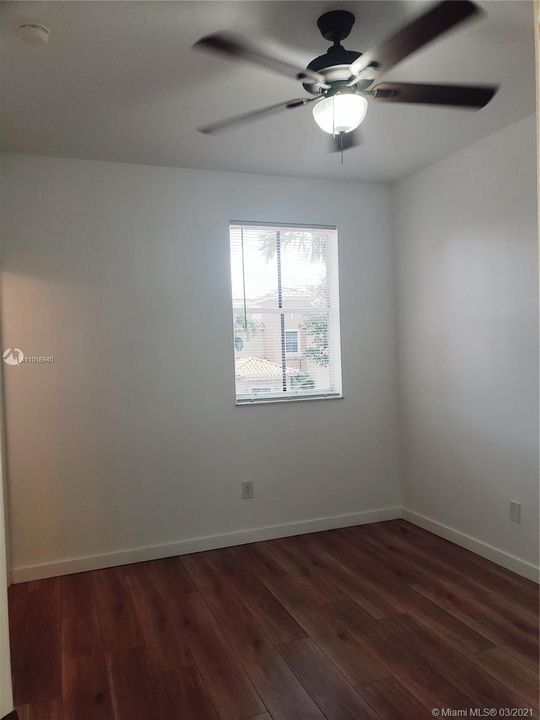 Recently Rented: $2,500 (3 beds, 3 baths, 1382 Square Feet)